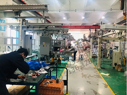桁架機(jī)器人在使用過程中需要注意哪些安全事項(xiàng)？